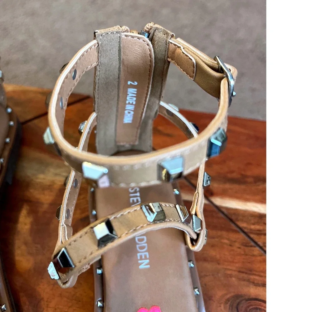 Steve Madden JTRAVEL Tan Studded Gladiator Sandals Girls Size 2‎ NWB
